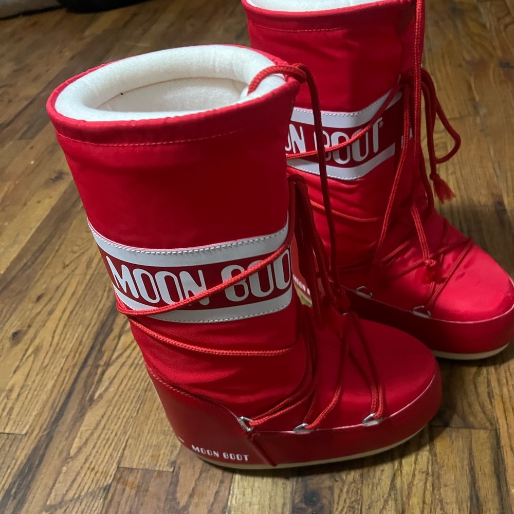 Moon Boot Red Insulated Winter Boots